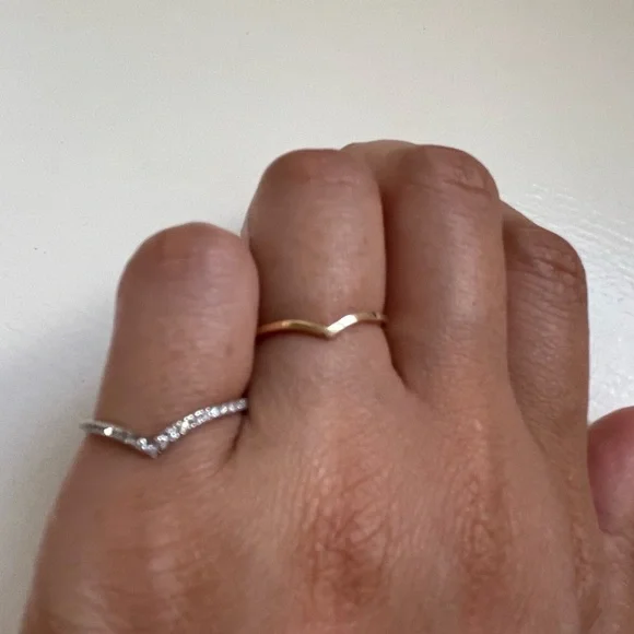 Mejuri Diamond Wishbone Stacker Set - Picture 6 of 12